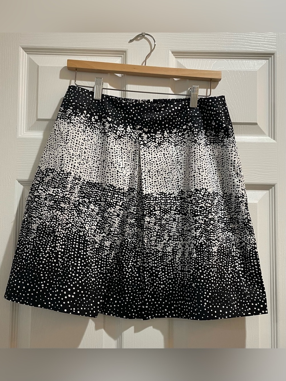 Valerie Bertinelli Black and White A-Line Skirt